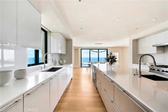 18 Lagunita Drive, Laguna Beach, CA 92651