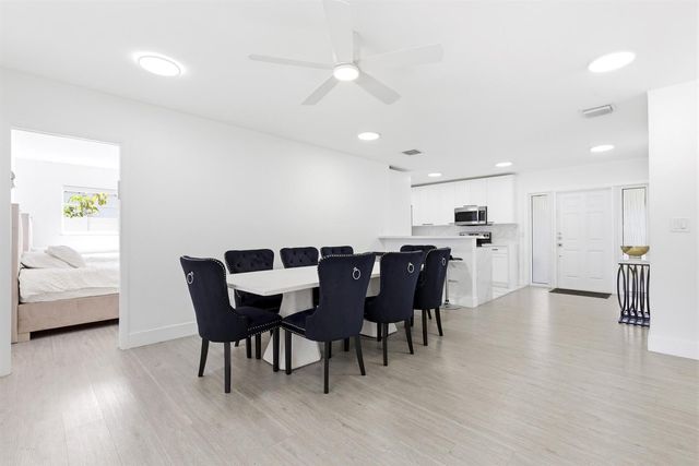 6444 Oak Street, Hollywood, FL 33024