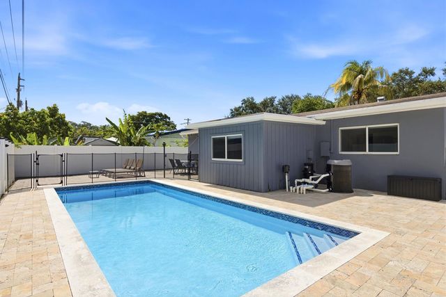 6444 Oak Street, Hollywood, FL 33024