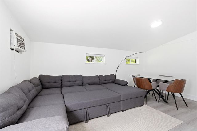 6444 Oak Street, Hollywood, FL 33024