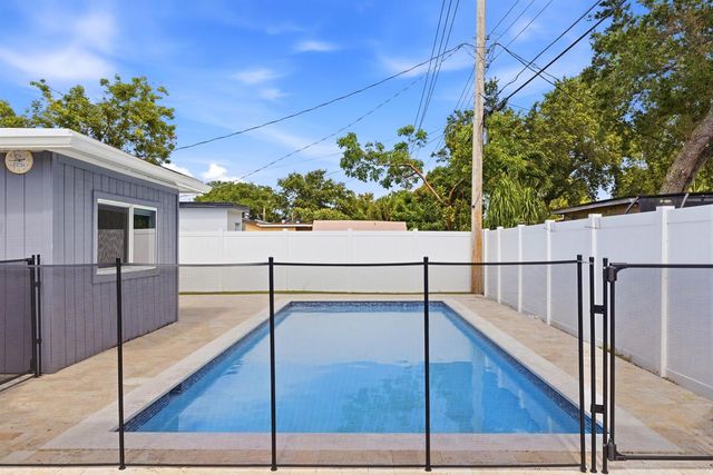 6444 Oak Street, Hollywood, FL 33024