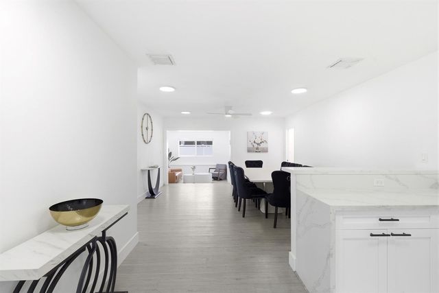 6444 Oak Street, Hollywood, FL 33024