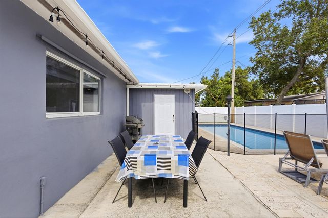 6444 Oak Street, Hollywood, FL 33024