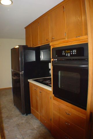 1112 Queens Lane, Anoka, MN 55303