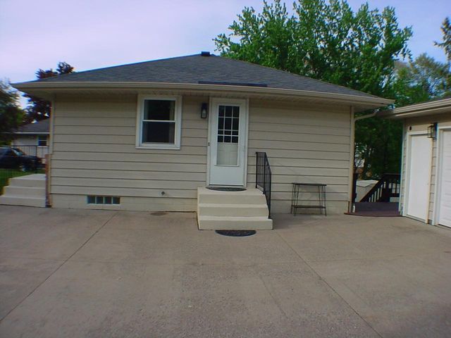 1112 Queens Lane, Anoka, MN 55303
