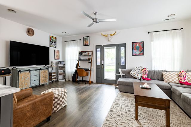 112 Claiborne St, Nashville, TN 37210