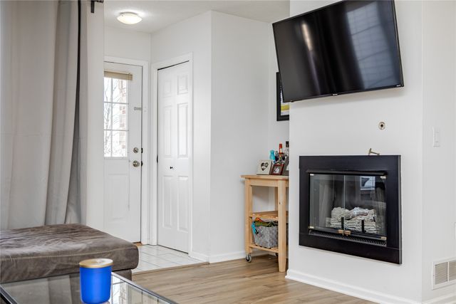 150 S Prairie View Drive 311, West Des Moines, IA 50266