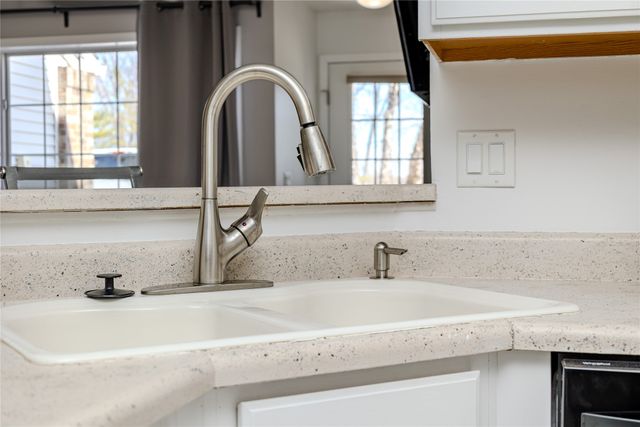 150 S Prairie View Drive 311, West Des Moines, IA 50266