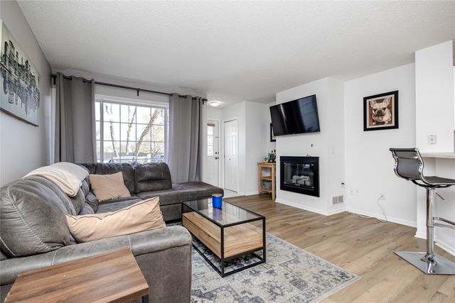 150 S Prairie View Drive 311, West Des Moines, IA 50266