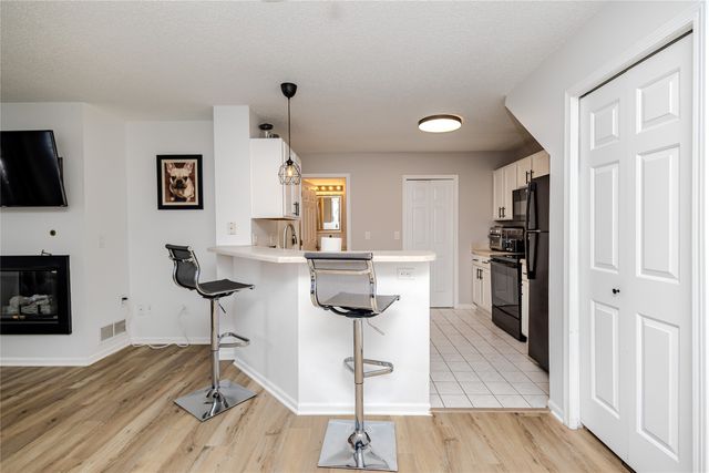 150 S Prairie View Drive 311, West Des Moines, IA 50266