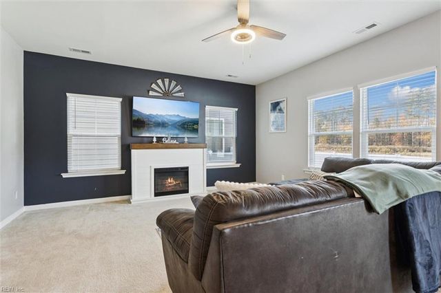 116 Meadows Landing LN, Suffolk, VA 23434