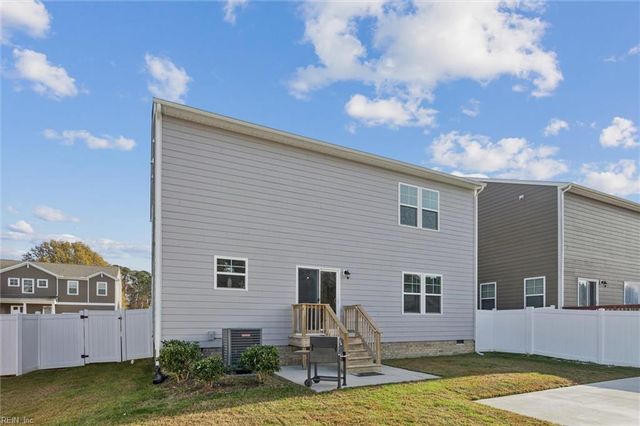 116 Meadows Landing LN, Suffolk, VA 23434