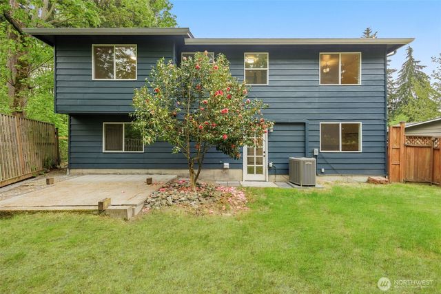 15718 126th Place NE, Woodinville, WA 98072