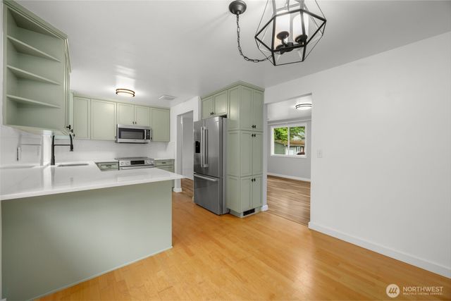 15718 126th Place NE, Woodinville, WA 98072