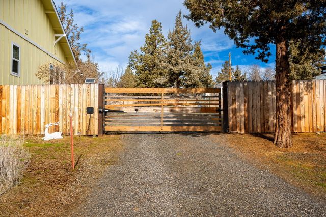 8906 SW Shad Road, Terrebonne, OR 97760