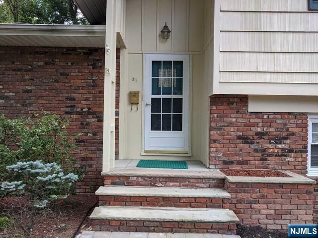 21 Waibel Drive, Allendale, NJ 07401