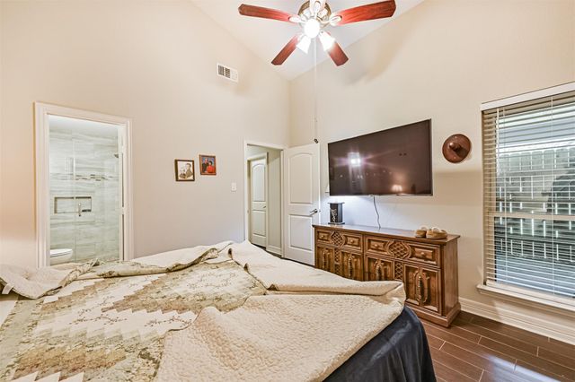 42 Hideaway Drive, Friendswood, TX 77546