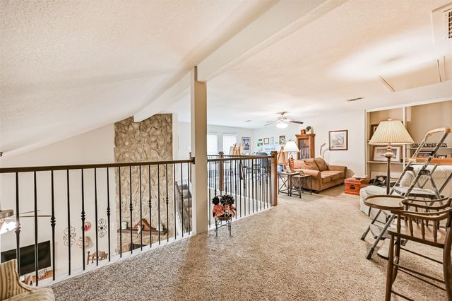 42 Hideaway Drive, Friendswood, TX 77546