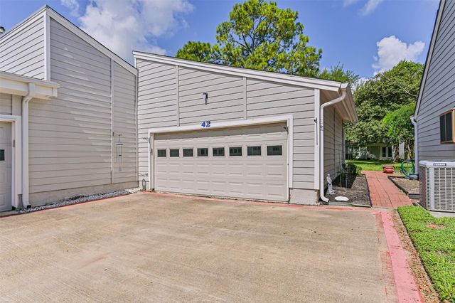 42 Hideaway Drive, Friendswood, TX 77546
