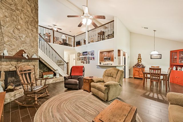 42 Hideaway Drive, Friendswood, TX 77546