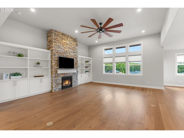 1561 S NIGHTHAWK Cir, Ridgefield, WA 98642