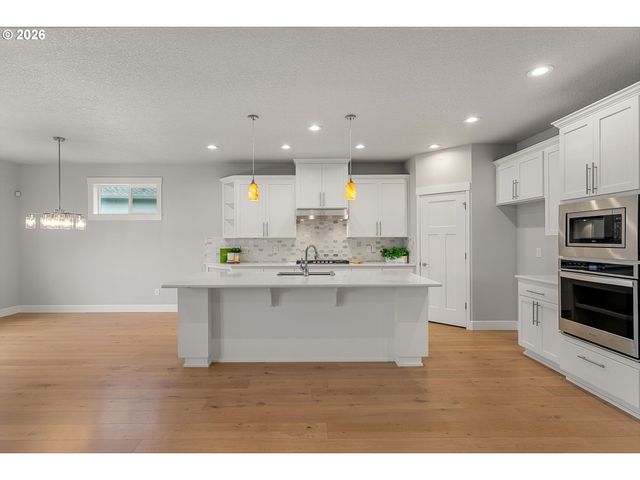 1561 S NIGHTHAWK Cir, Ridgefield, WA 98642