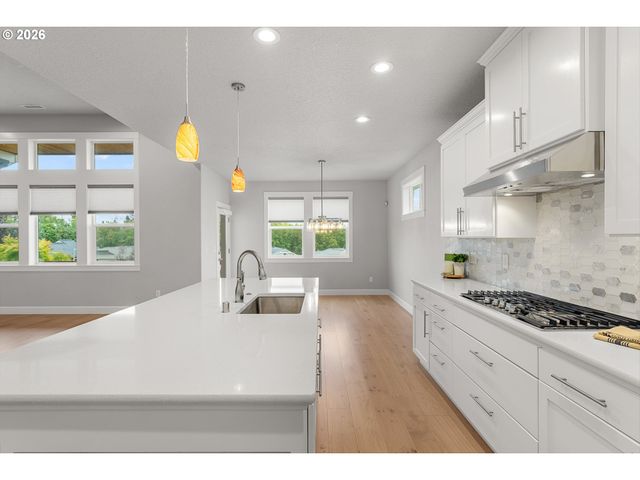 1561 S NIGHTHAWK Cir, Ridgefield, WA 98642
