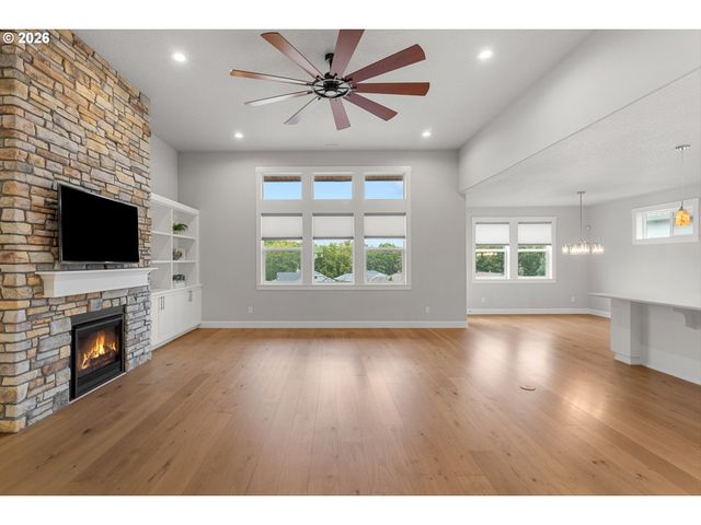 1561 S NIGHTHAWK Cir, Ridgefield, WA 98642