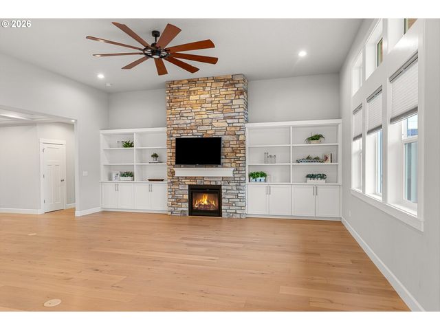 1561 S NIGHTHAWK Cir, Ridgefield, WA 98642