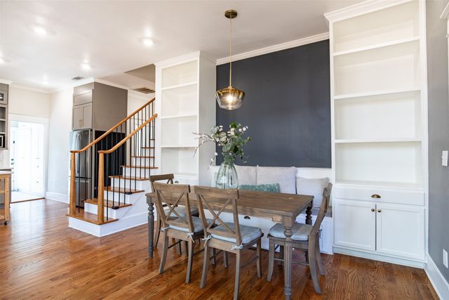 206 S Edgefield Avenue, Dallas, TX 75208