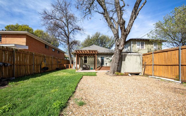206 S Edgefield Avenue, Dallas, TX 75208