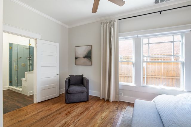 206 S Edgefield Avenue, Dallas, TX 75208