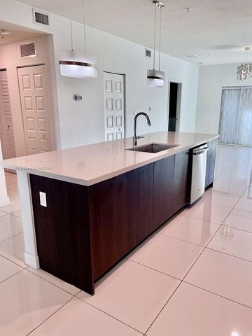 7805 NW 104th Ave 5, Doral, FL 33178