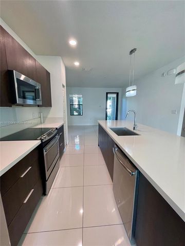 7805 NW 104th Ave 5, Doral, FL 33178