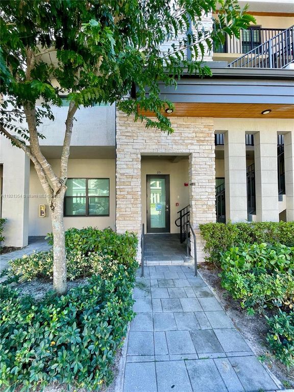 7805 NW 104th Ave 5, Doral, FL 33178