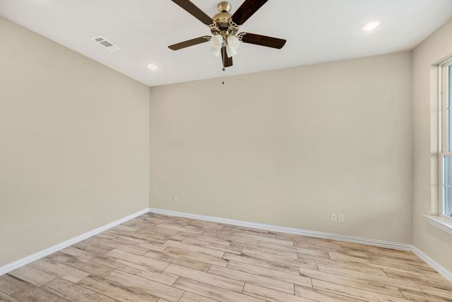 107 Red Cliff Court, Rhome, TX 76078