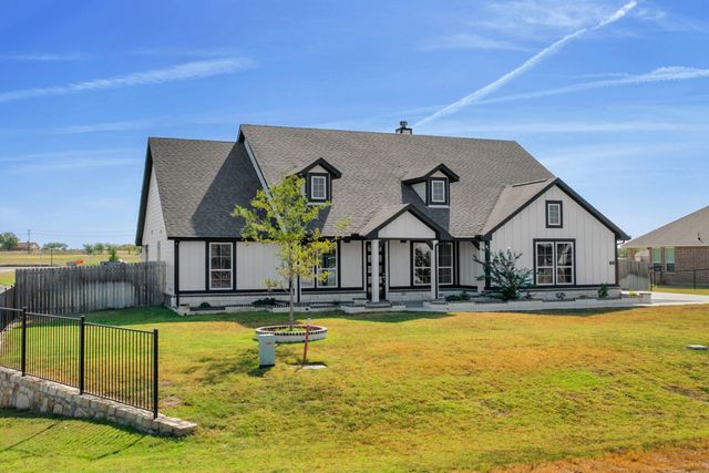 107 Red Cliff Court, Rhome, TX 76078