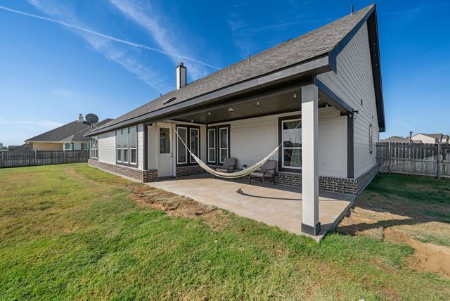 107 Red Cliff Court, Rhome, TX 76078
