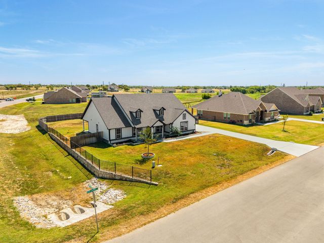 107 Red Cliff Court, Rhome, TX 76078