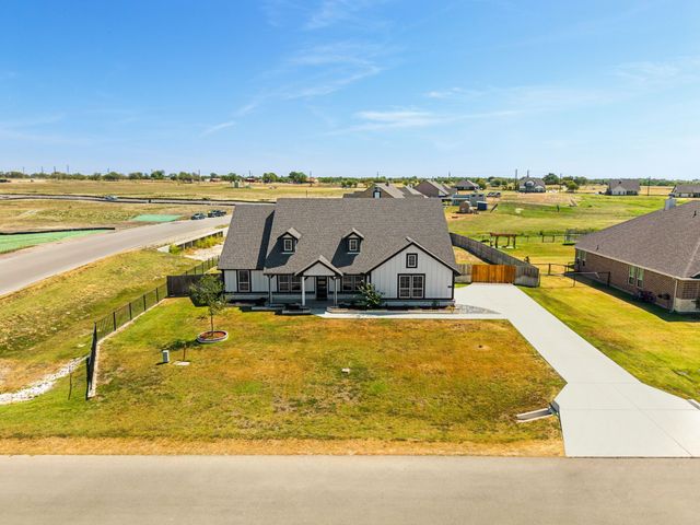 107 Red Cliff Court, Rhome, TX 76078