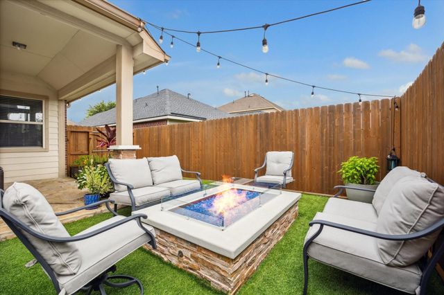 213 Lighthouse Bay Lane, League City, TX 77539