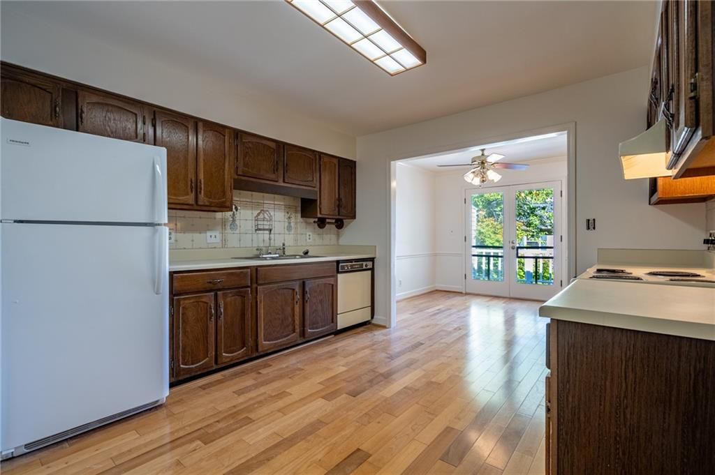 Image 16 of property listing at 1510 September Chase, Decatur, GA 30033