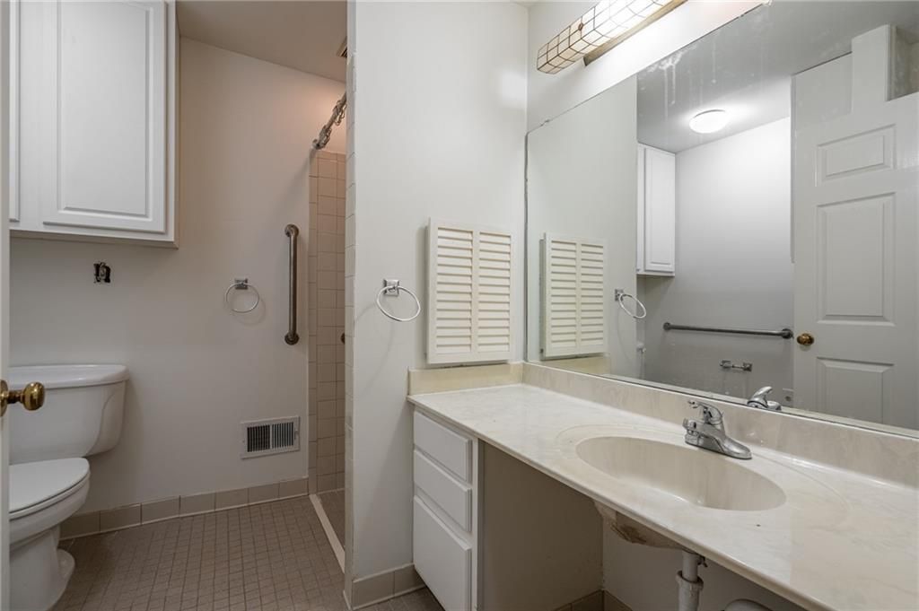 Image 18 of property listing at 1510 September Chase, Decatur, GA 30033
