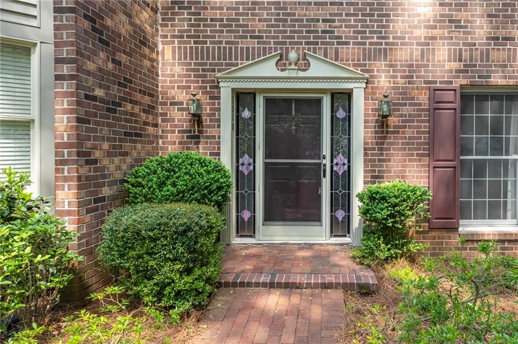 Image 2 of property listing at 1510 September Chase, Decatur, GA 30033