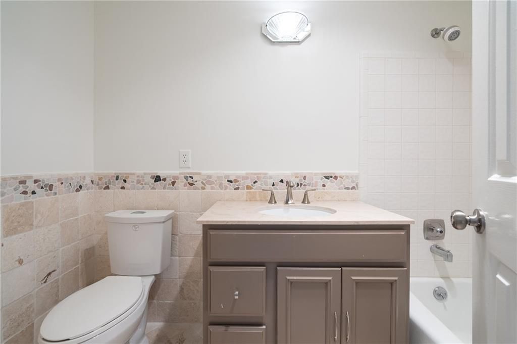 Image 24 of property listing at 1510 September Chase, Decatur, GA 30033