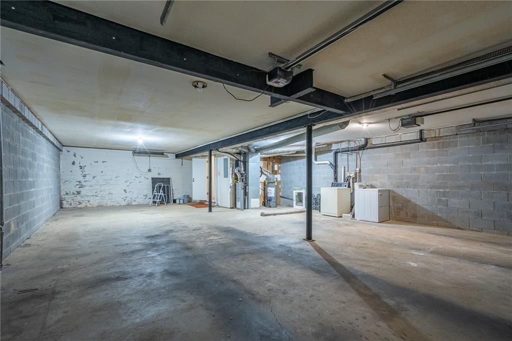 Image 30 of property listing at 1510 September Chase, Decatur, GA 30033