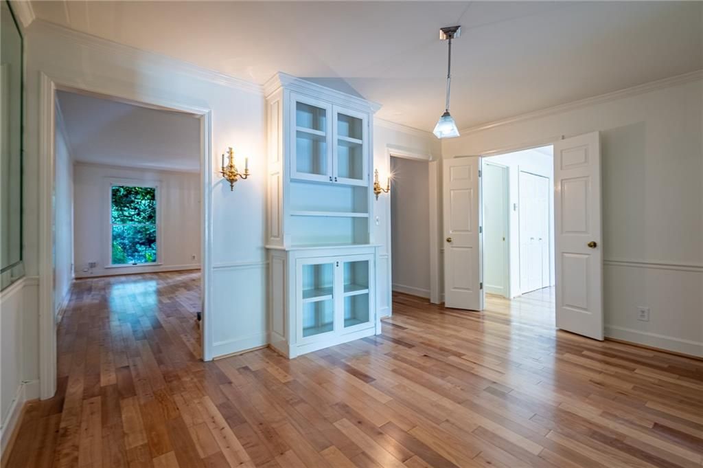 Image 9 of property listing at 1510 September Chase, Decatur, GA 30033