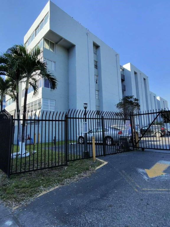750 NW 43rd Ave 501, Miami, FL 33126