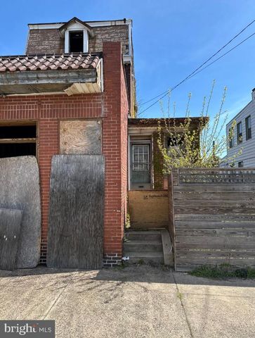 327-329 PENNELL ST ALY, Chester, PA 19013