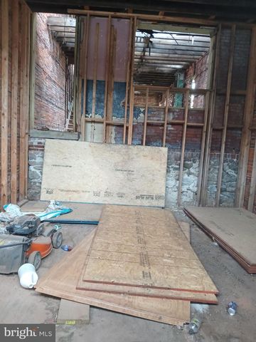 327-329 PENNELL ST ALY, Chester, PA 19013